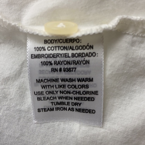 Beautiful Embroidered Eyelet blouse - Picture 8 of 9